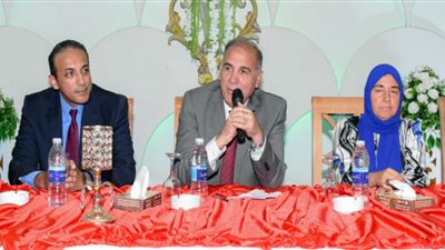 محافظ الإسكندرية يكلف السكرتير العام لحضور احتفالية تجهيز ١٥٥ عريس وعروسة