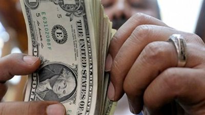 الدولار يواصل الاستقرار أمام الجنيه خلال تعاملات اليوم