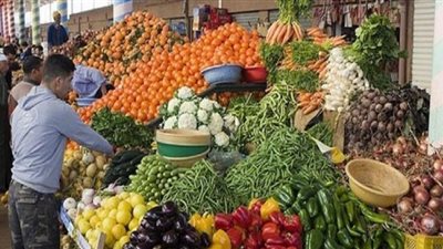 فيديو.. ننشر أسعار الخضراوات والفاكهة اليوم الجمعة في سوق الجملة