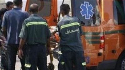 مصرع وإصابة 6 أشخاص في تصادم سيارتين بطريق العاشر