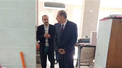 صور.. محافظ كفرالشيخ يتفقد المطبعة المركزية