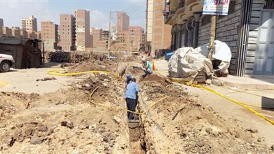صور.. بدء توصيل الخطوط الرئيسية للغاز الطبيعي بميت غمر