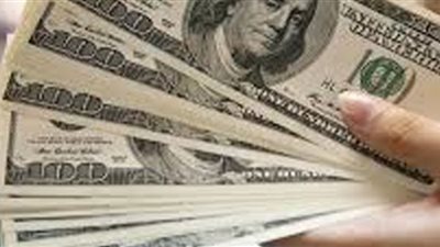 الجنيه يحافظ على استقراره مقابل الدولار خلال تعاملات اليوم