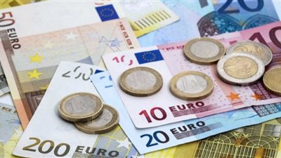 العملات الأجنبية والعربية تواصل استقرارها مقابل الجنيه