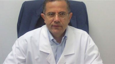 رئيس المخ والأعصاب بعين شمس: تكنولوجيا جديدة لعلاج الجلطات من بعد
