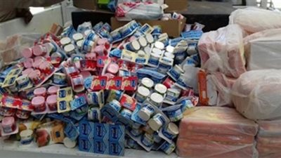 ضبط 5 أطنان مواد غذائية منتهية الصلاحية في حملة تموينية بالمنيا