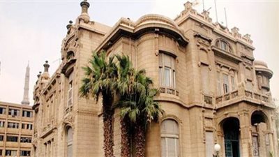 وكيل تجارة عين شمس: سنرشح أوائل الكلية للحصول على منح دراسية بنهاية العام