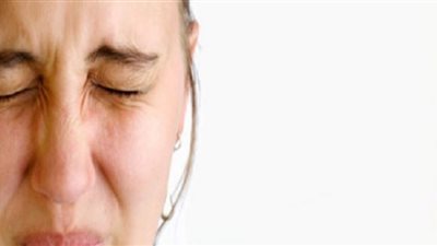 منها تلف الأعصاب .. أبرز أسباب مرارة الفم