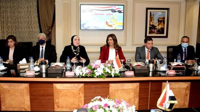 وزراء الصناعة و الهجرة وقطاع الأعمال ورئيس العربية للتصنيع يبحثون الأعداد لمؤتمر مصر تستطيع