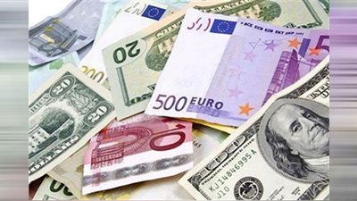 تباين أسعار العملات الأجنبية أمام الجنيه بالبنوك المصرية اليوم