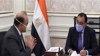 رئيس الوزراء يستعرض مع رئيس البورصة تطورات سوق الأوراق المالية