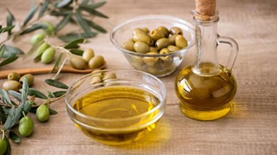 5 أسباب لاستبدال زيت الطعام بزيت الزيتون