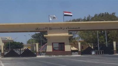 أبو الفتوح يعبر رفح فى طريقه لغزة