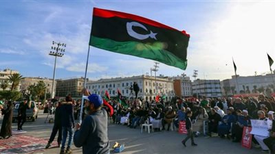 الرئيس التونسي يبحث هاتفيًا مع نظيره الجزائري الأوضاع الليبية