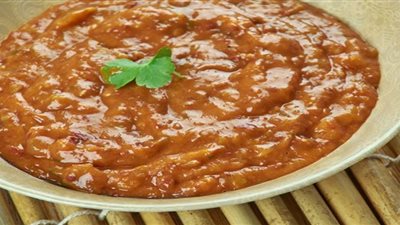 سحور شهي وصحي.. طريقة عمل فول بالسمنة البلدي والثوم