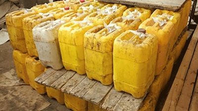 ضبط 25800 عبوة زيت طعام بعلامات تجارية وهمية في المنوفية