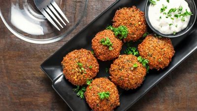 طريقة عمل طعمية محشية ومقرمشة زي المطاعم