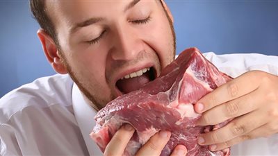 يسبب مرض خطير| طبيب أورام يحذر من كثرة أكل اللحوم الحمراء
