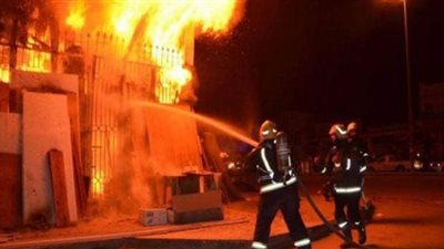 تفحم سيارة أعلى كوبري نكلا بالجيزة