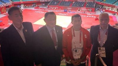 وزير الرياضة يلتقي رئيس الدولى للرماية