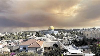 الاحتلال الإسرائيلى يدفع بـ10 طائرات لإخماد حرائق القدس