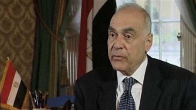 سفارة مصر بتونس تعيد مصريا محكوما عليه بالسجن 20 عاما