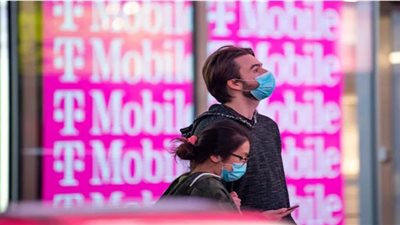 T-Mobile تحقق في بيع بيانات 100 مليون عميل