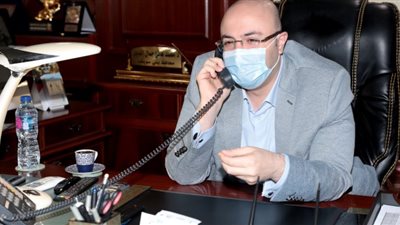 محافظ بني سويف يهنئ ابن سمسطا الحاصل على الترتيب السادس في الثانوية الأزهرية