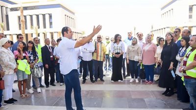 وفد الجاليات بالخارج: مسجد الفتاح العليم يعكس الإنجاز المصري في فن العمارة الإسلامية