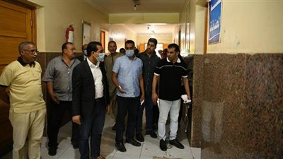 صور.. نائب محافظ قنا يعاين حريق قسم الاشعة بمستشفي دشنا
