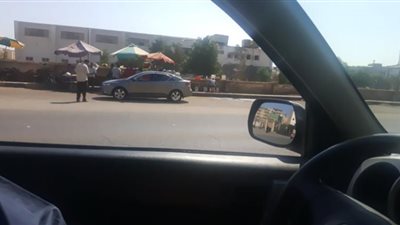 عربات الفول والمطاعم و المحلات التجارية تحتل ارصفة الغردقة