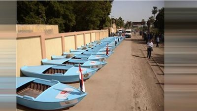 (فيديو) صناع الخير تكشف تفاصيل تسليم مراكب الصيد لصيادين المنزلة