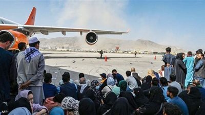 عاجل.. طالبان تُعلق جميع الرحلات من مطار كابل