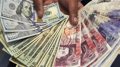 سقوط متهمين بترويج العملات المزورة عبر فيس بوك