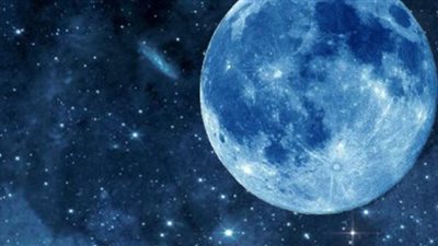 القمر الأزرق.. العالم على موعد مع الظاهرة النادرة هذا الأسبوع