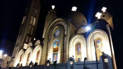 الأب شنودة صليب يُشارك في صلاة العشية بالمرقسية اليوم