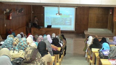 ندوة لنشر ثقافة التعليم الالكترونى بتمريض المنصورة