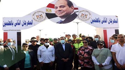 صور.. رئيس الوزراء يشهد انطلاق ماراثون للدراجات للشباب بالعلمين الجديدة