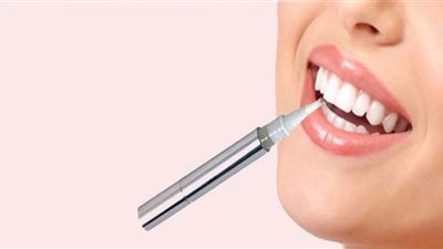 احذر| مخاطر سامة يسببها استخدام مبيضات الأسنان