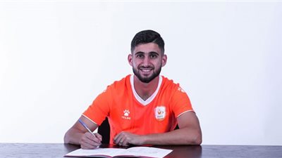 فاركو يتعاقد مع مهاجم جزائري