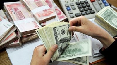 القبض على أجنبي يتاجر في العملة بالسوق السوداء بالإسكندرية
