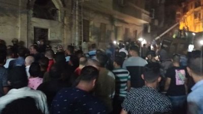 انهيار عقار فى مدينة دمنهور بالبحيرة وانتشال جثة ومصاب حتى الآن