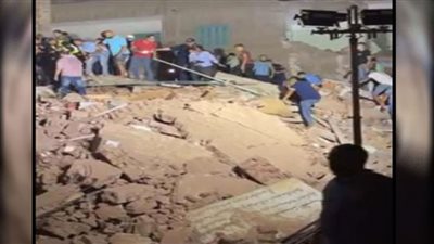 انتشال 4 جثث من أسفل أنقاض عقار دمنهور المنهار