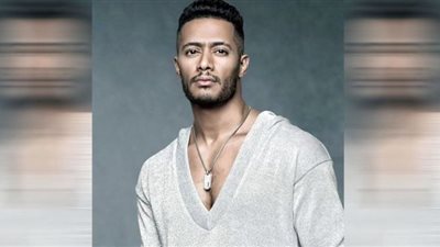 عيب استرها ميصحش كده| هجوم ناري على محمد رمضان بسبب صورته مع والدته (شاهد)