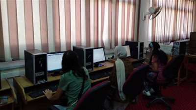 صور.. انطلاق أعمال التنسيق الإلكتروني بمعامل جامعة الأقصر