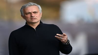 مورينيو يعترف بمشاكل تواجهه في تدريب روما الإيطالي
