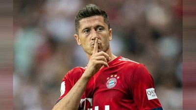 رئيس بايرن ميونخ يرفض التفاوض مع ليفاندوفسكي لتجديد عقده