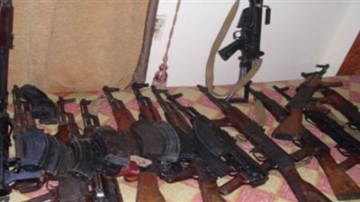ضبط ترسانة أسلحة بالطريق الصحراوى