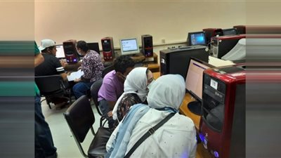 تزايد أعداد الطلاب بمعامل تنسيق عين شمس مع نهاية اليوم الثالث