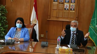 رئيس جامعة المنوفية يرأس اللجنة العليا للإشراف على التطعيم ضد فيروس كورونا